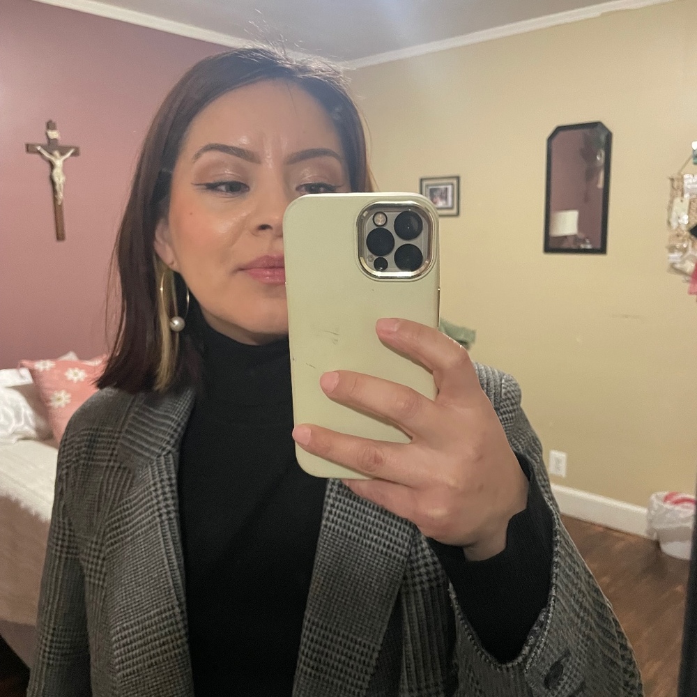 Meet your Posher, Maria fernanda